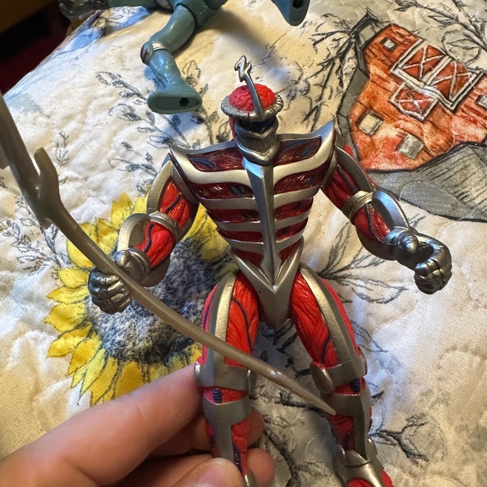 Mighty Morphin Power Ranger Figures - Picture 8 of 8